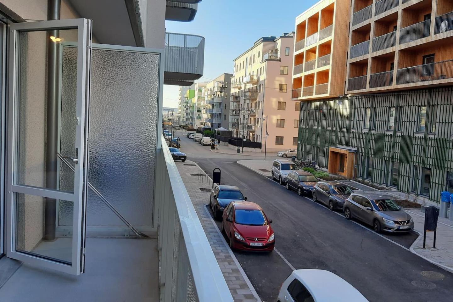 Lovely, Amazing, Modern +balcony +patio